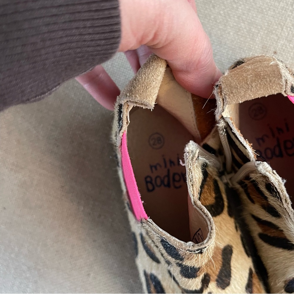 • Mini Boden Animal Print Kids Boots with Pink Accent 11 • - Picture 5 of 5